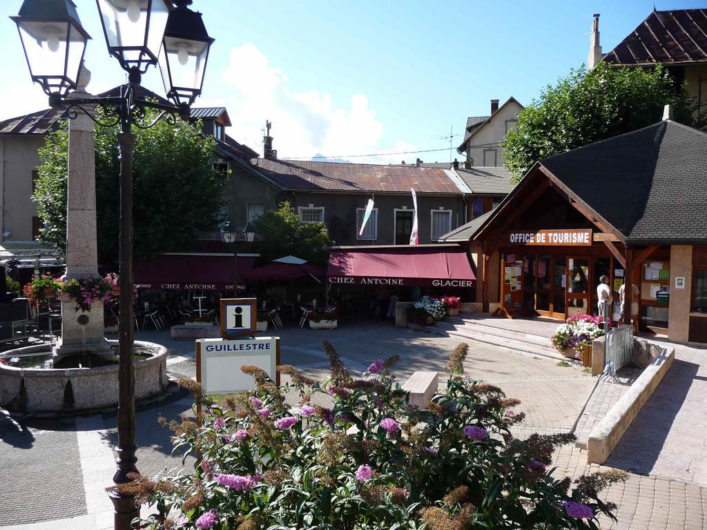 La Rochette Hotell Guillestre Exteriör bild